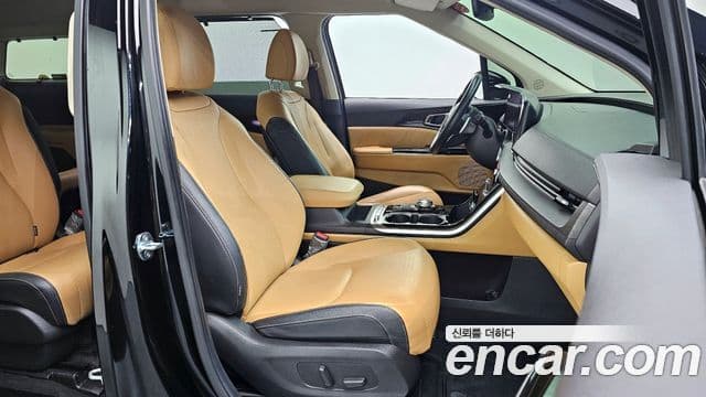 Kia Carnival 2021 — Photo 17/33