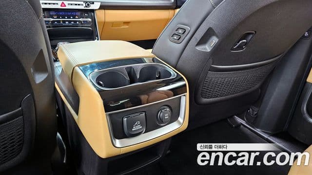 Kia Carnival 2021 — Photo 24/33