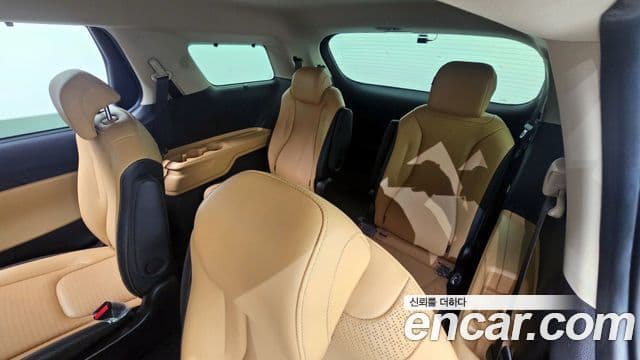 Kia Carnival 2021 — Photo 1/33