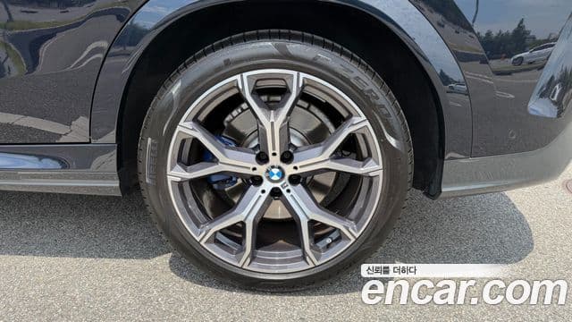 BMW X6 2021 — Photo 8/20
