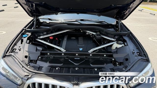 BMW X6 2021 — Photo 9/20