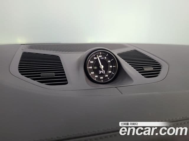 Porsche Cayenne 2025 — Şəkil 17/20