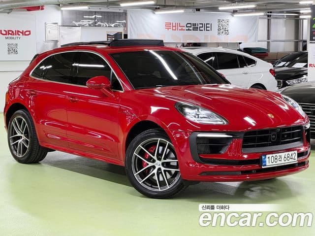 Porsche Macan 2023 — ფოტო 4/20