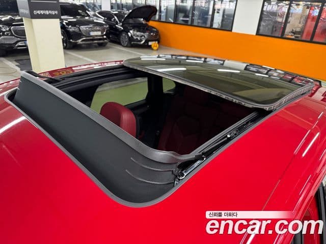 Porsche Macan 2023 — ფოტო 5/20