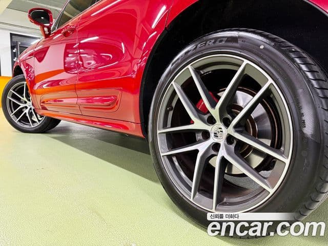 Porsche Macan 2023 — ფოტო 7/20