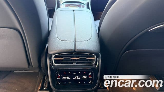 Mercedes-Benz EQE SUV 2024 — Photo 5/16