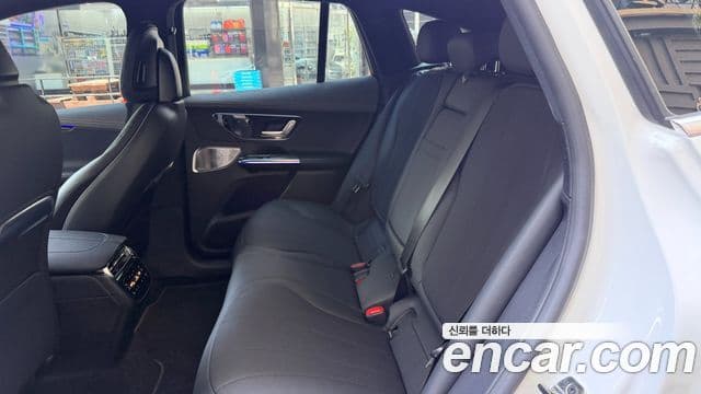 Mercedes-Benz EQE SUV 2024 — Photo 15/16