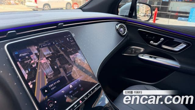 Mercedes-Benz EQE SUV 2024 — Photo 8/16