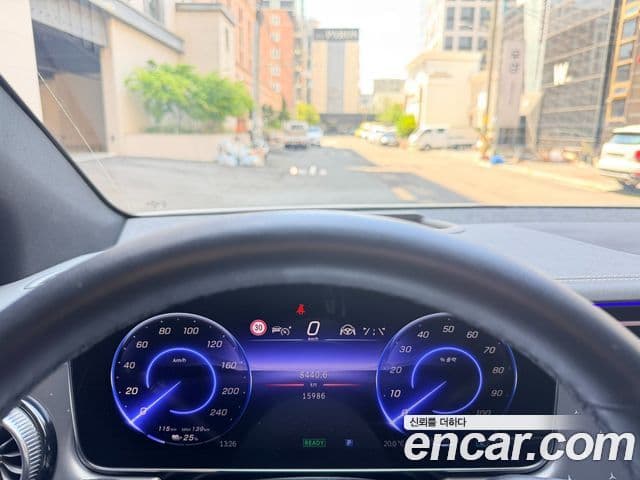 Mercedes-Benz EQE SUV 2024 — Photo 14/16