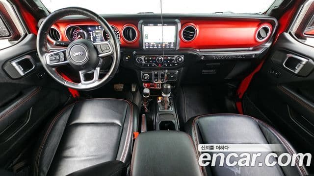 Jeep Wrangler 2021 — ფოტო 7/20