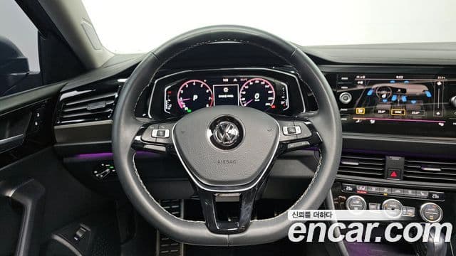 Volkswagen Jetta 2021 — ფოტო 15/20