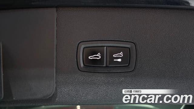 Porsche Cayenne 2020 — Photo 17/41