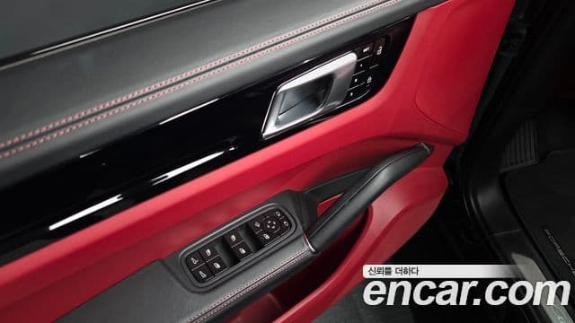 Porsche Cayenne 2020 — Photo 23/41
