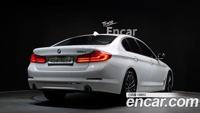 BMW 5 Series 2019 — Şəkil 2/20