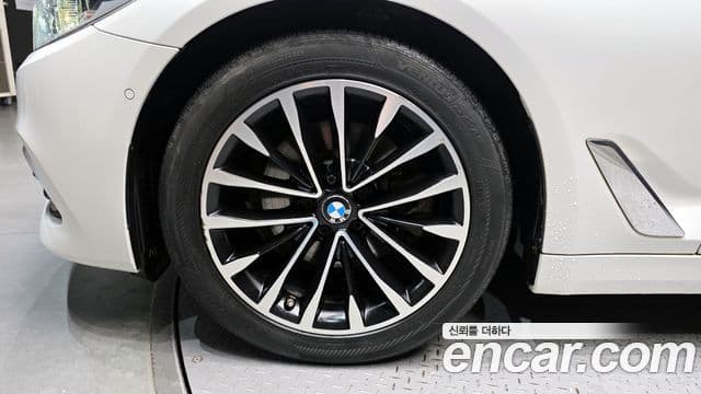 BMW 5 Series 2019 — Şəkil 5/20