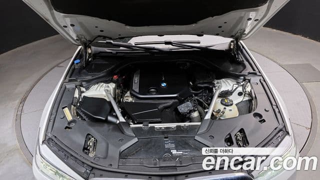 BMW 5 Series 2019 — Şəkil 6/20