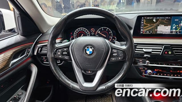BMW 5 Series 2019 — Şəkil 13/20
