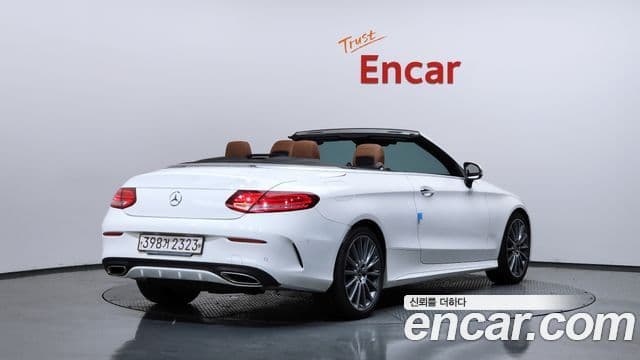 Mercedes-Benz C-Class 2018 — ფოტო 2/20