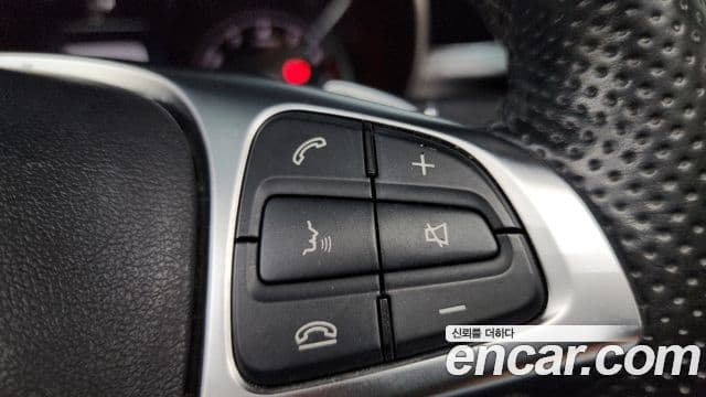 Mercedes-Benz C-Class 2018 — ფოტო 17/20