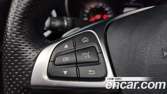 Mercedes-Benz C-Class 2018 — ფოტო 18/20