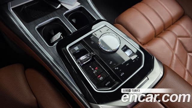 BMW 7 Series 2023 — Şəkil 9/20