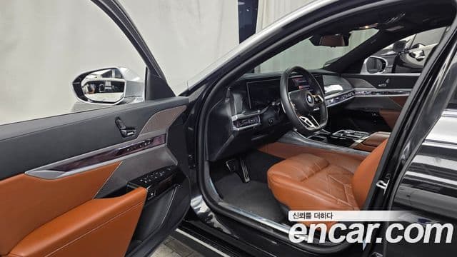BMW 7 Series 2023 — Şəkil 10/20