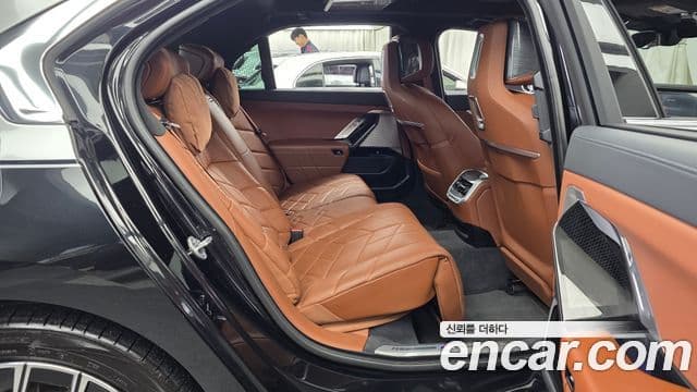 BMW 7 Series 2023 — Şəkil 12/20
