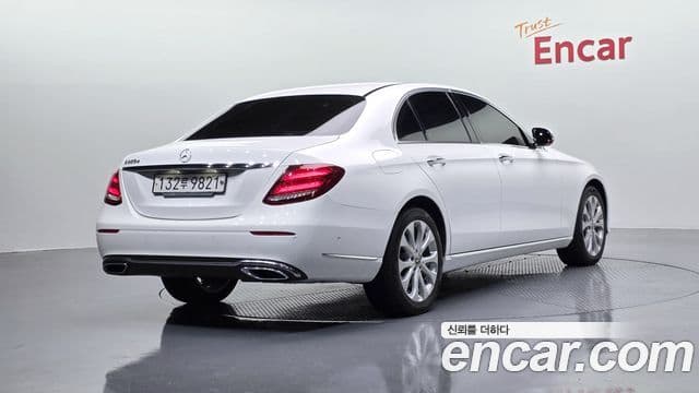 Mercedes-Benz E-Class 2019 — Şəkil 1/20