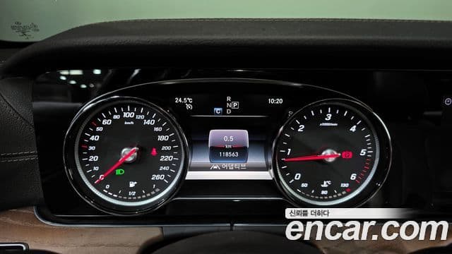 Mercedes-Benz E-Class 2019 — Şəkil 7/20