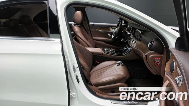 Mercedes-Benz E-Class 2019 — Şəkil 10/20
