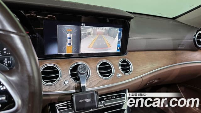 Mercedes-Benz E-Class 2019 — Şəkil 17/20