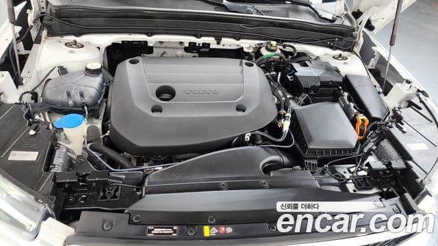 Volvo XC40 2022 — ფოტო 5/20