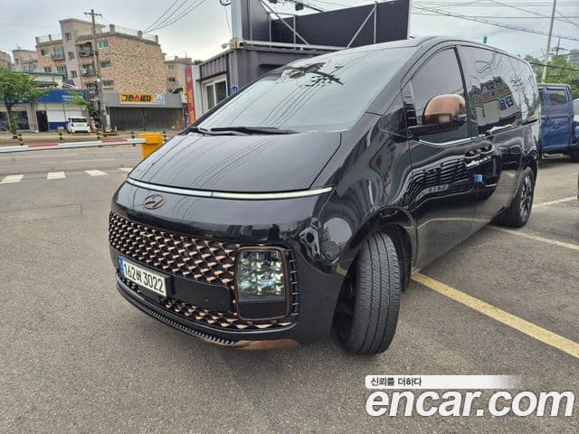 Hyundai Staria 2023 — ფოტო 9/20
