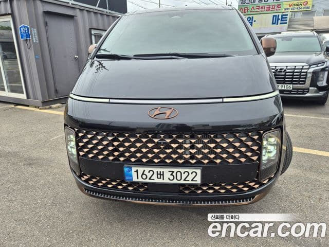 Hyundai Staria 2023 — ფოტო 2/20