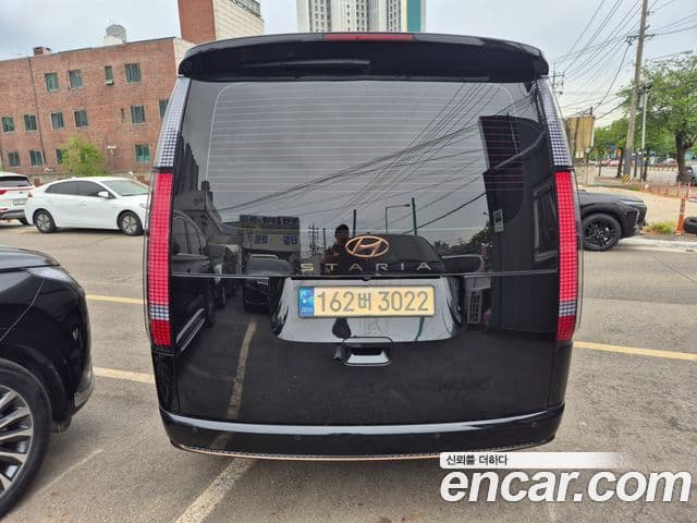 Hyundai Staria 2023 — ფოტო 3/20