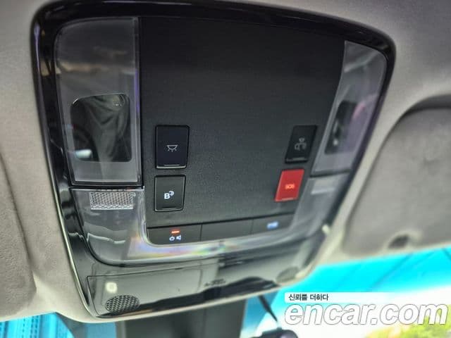 Hyundai Staria 2023 — ფოტო 18/20