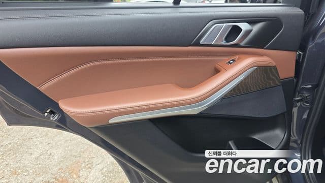 BMW X5 2022 — Photo 23/31
