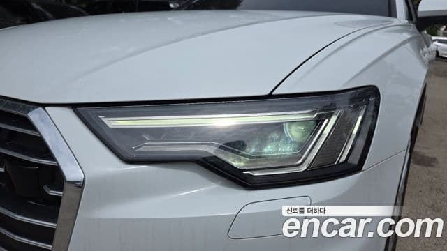 Audi A6 2021 — Şəkil 14/32