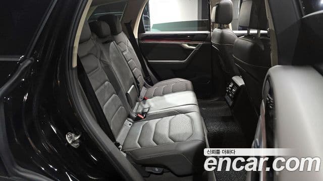 Volkswagen Touareg 2023 — Şəkil 11/20