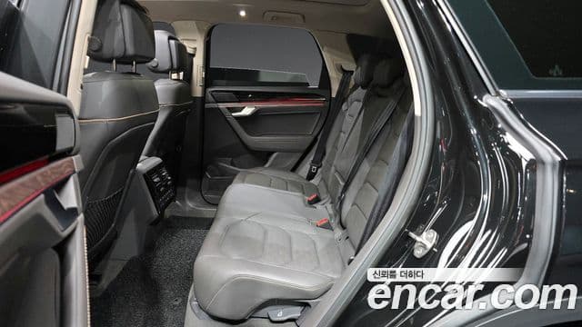 Volkswagen Touareg 2023 — Şəkil 12/20