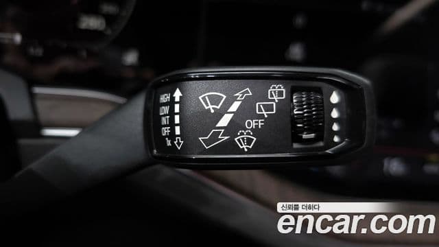 Volkswagen Touareg 2023 — Photo 17/33