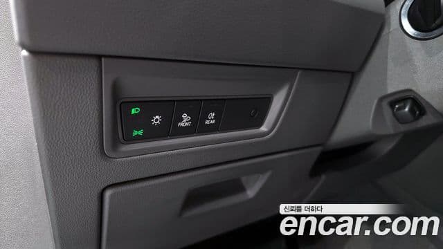 Volkswagen Touareg 2023 — Photo 13/33