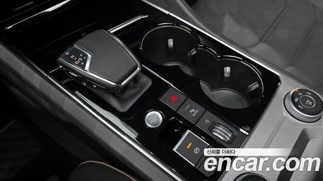 Volkswagen Touareg 2023 — Photo 14/33