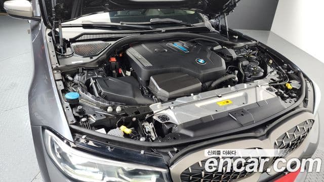 BMW 3 Series 2021 — ფოტო 6/20