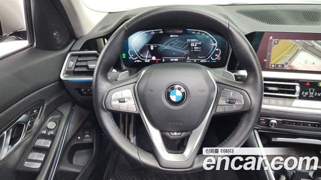 BMW 3 Series 2021 — ფოტო 13/20