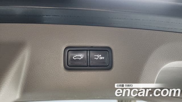 Kia Carnival 2023 — Фото 17/20