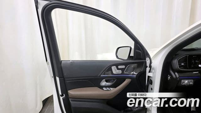 Mercedes-Benz GLE-Class 2021 — Photo 32/33
