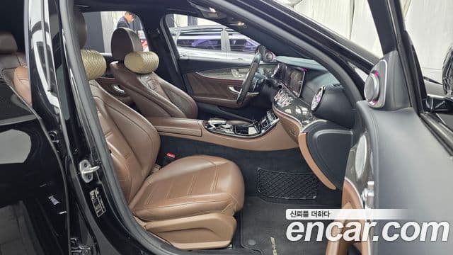 Mercedes-Benz E-Class 2019 — Фото 11/20
