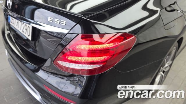 Mercedes-Benz E-Class 2019 — Photo 16/36