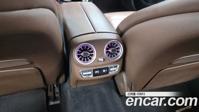 Mercedes-Benz E-Class 2019 — Photo 6/36